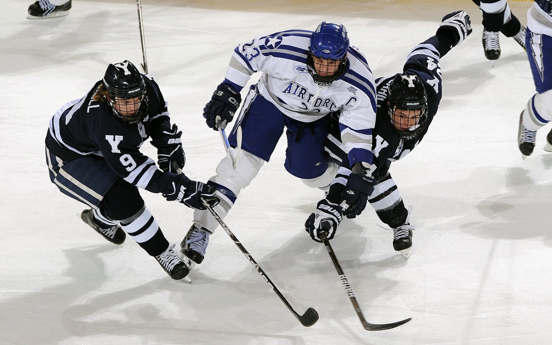 爱游戏ayx-足球训练中广泛使用可穿戴设备，足球训练穿什么