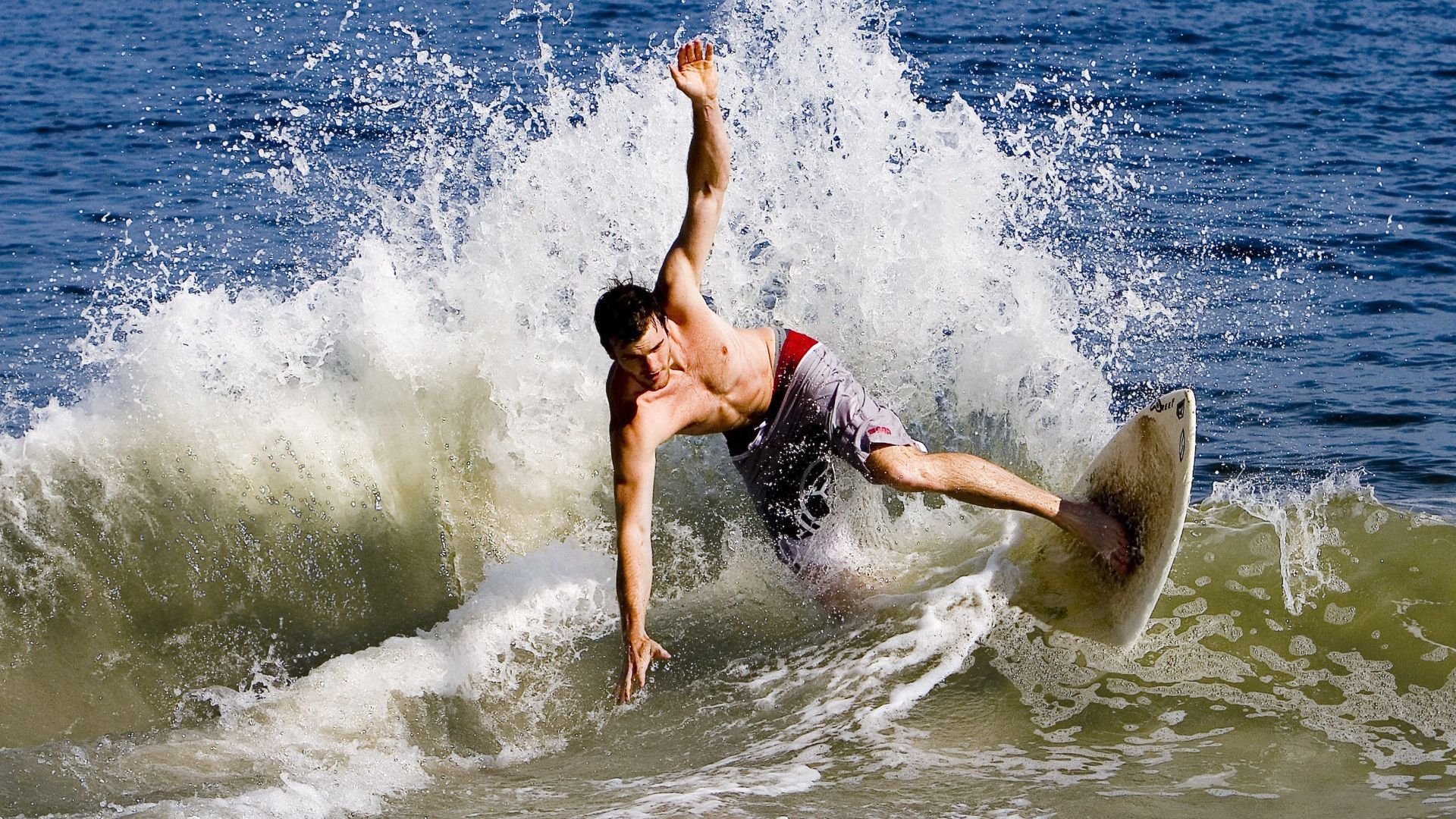 长距离游泳赛：海洋中的耐力之旅，超长距离游泳